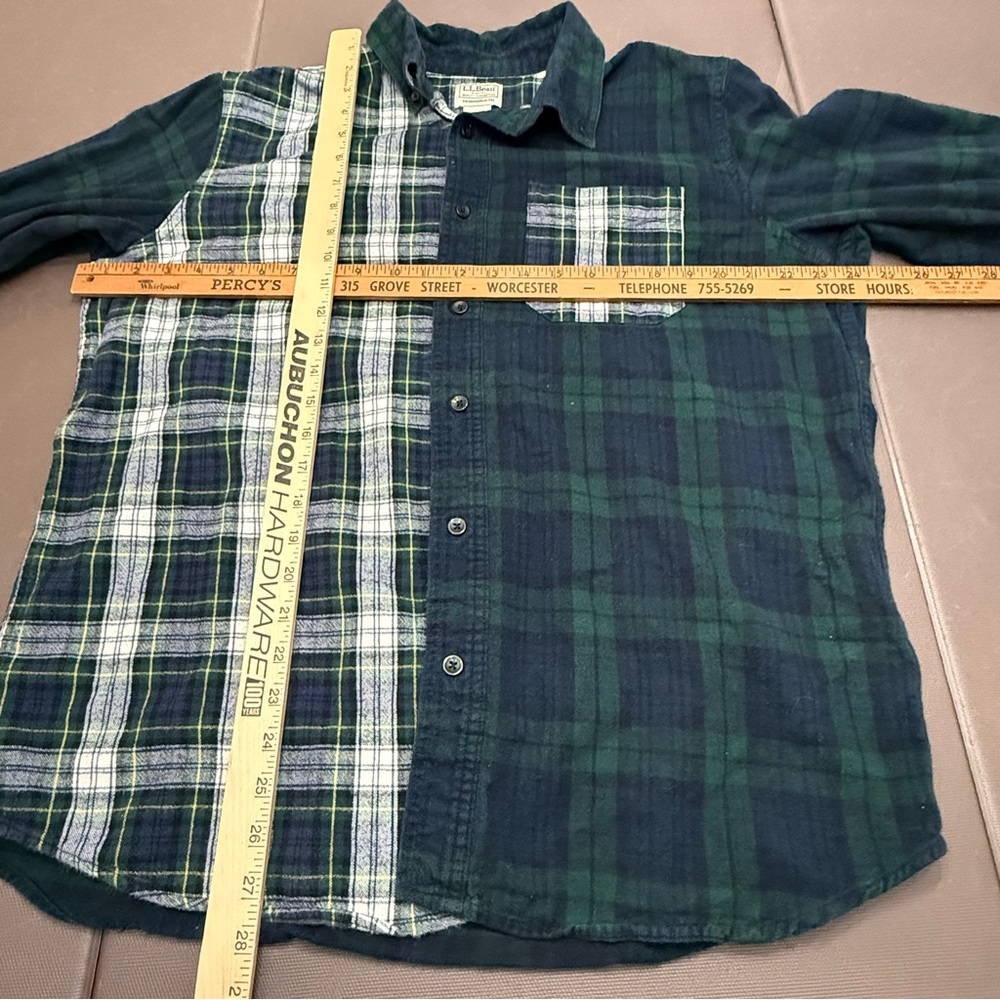 L.L. Bean Men's Green and Black Two-Tone Plaid Button-Down Shirt - Picture 4 of 7